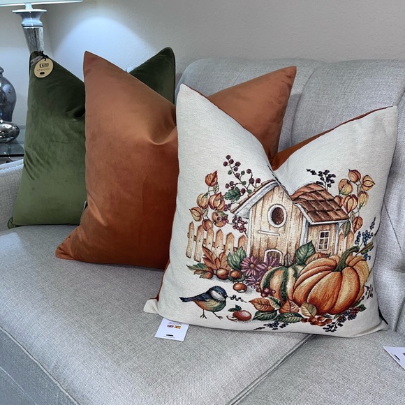 COPY - 1-NWT TGH TESSITURA VELVET DECORATIVE PILLOWS (Read description for deta… - Picture 5 of 15